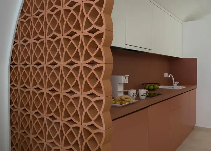 Grinn-in The Heart Of Rhodes,new&stylish! * Rhodes City