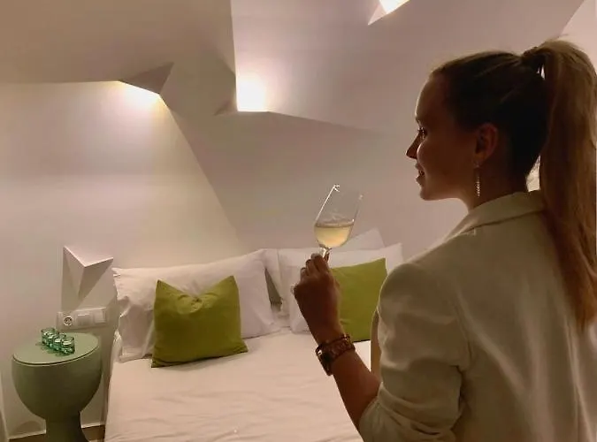 Grinn-in The Heart Of Rhodes,new&stylish! Rhodes City